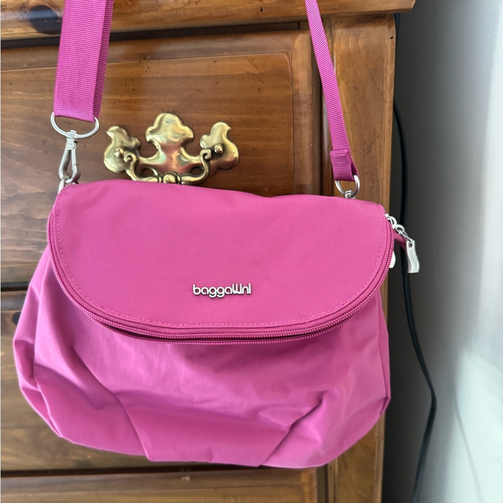 Baggallini Pink Bag. Mother’s Day is right around the corner!